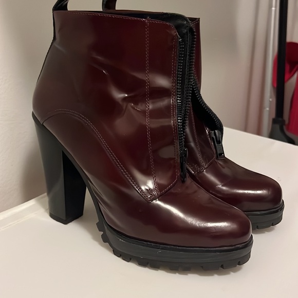 Aldo wine lacquer ankle boots - Picture 2 of 2